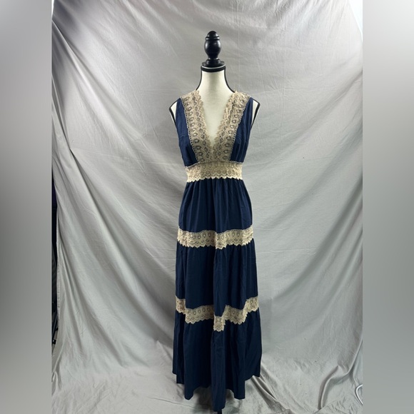 Boho Deep V-Neck Lace Trimmed Sleeveless Dress Blue - Picture 5 of 9